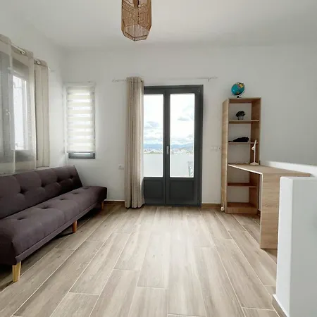 Sorokos House Holiday home *